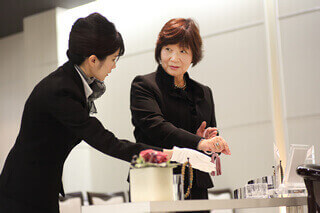 さいたま市のオーロラホールでの葬儀風景